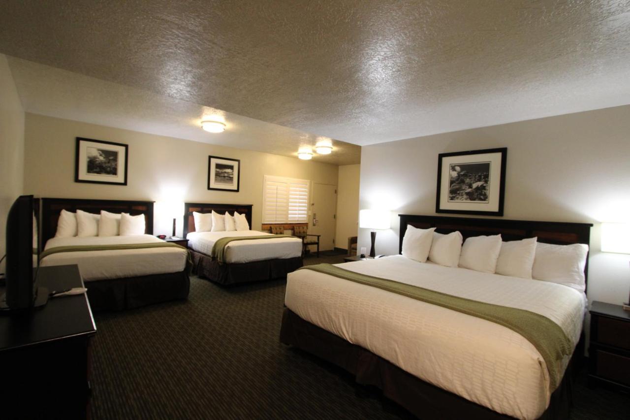 Dinosaur Inn & Suites Vernal Esterno foto