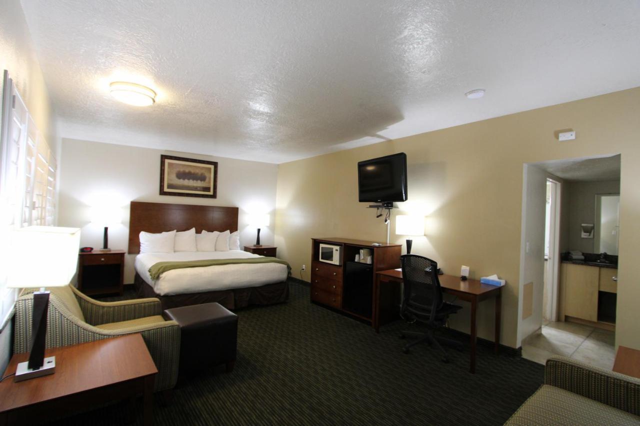 Dinosaur Inn & Suites Vernal Esterno foto