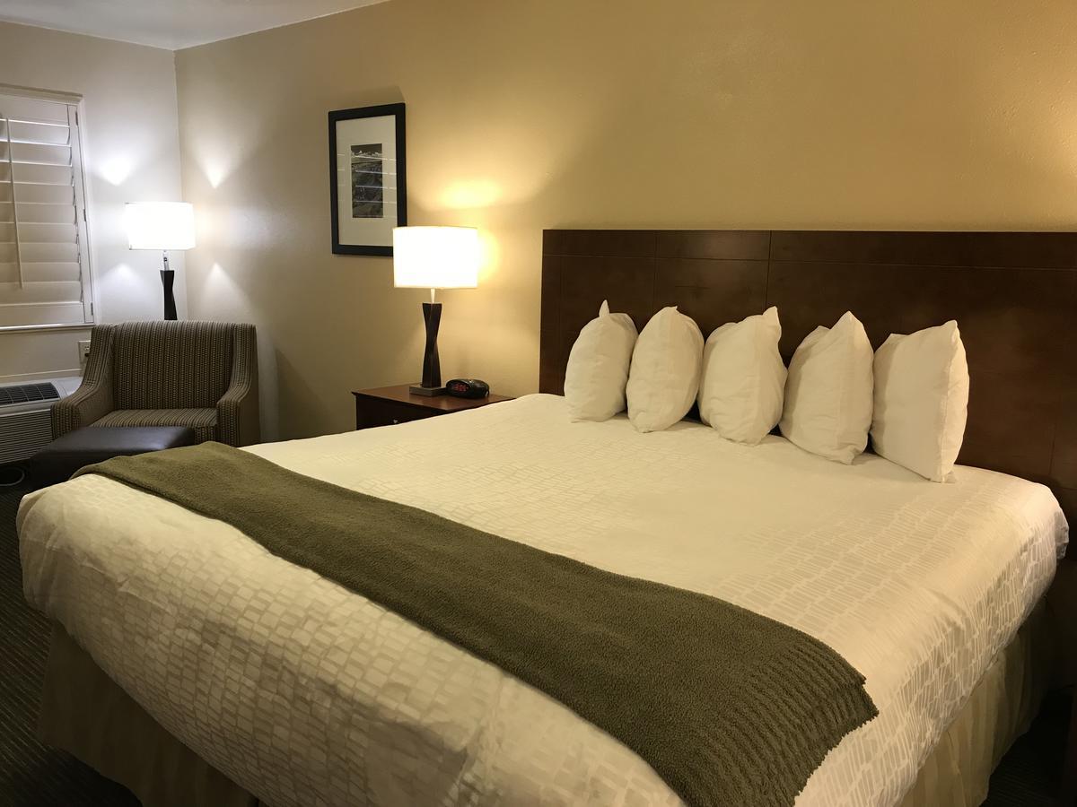 Dinosaur Inn & Suites Vernal Esterno foto